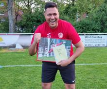Emre posiert ein letztes Mal in RWM Kluft