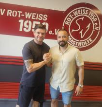 Neuzugang Deniz mit Trainer Andrej Dreichel
